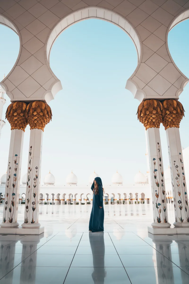 How to be a good traveller: respect local customs