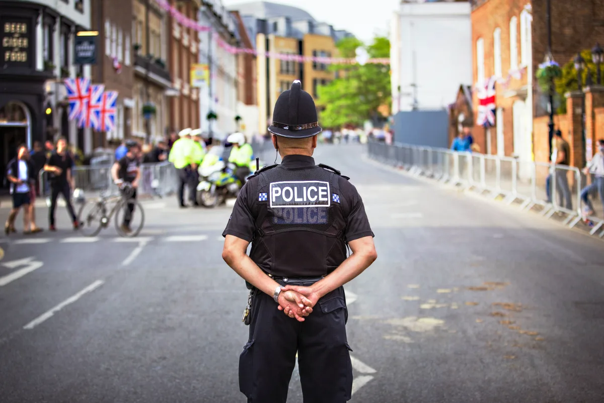 Knowing what to do in an emergency is perfect for travelling safe