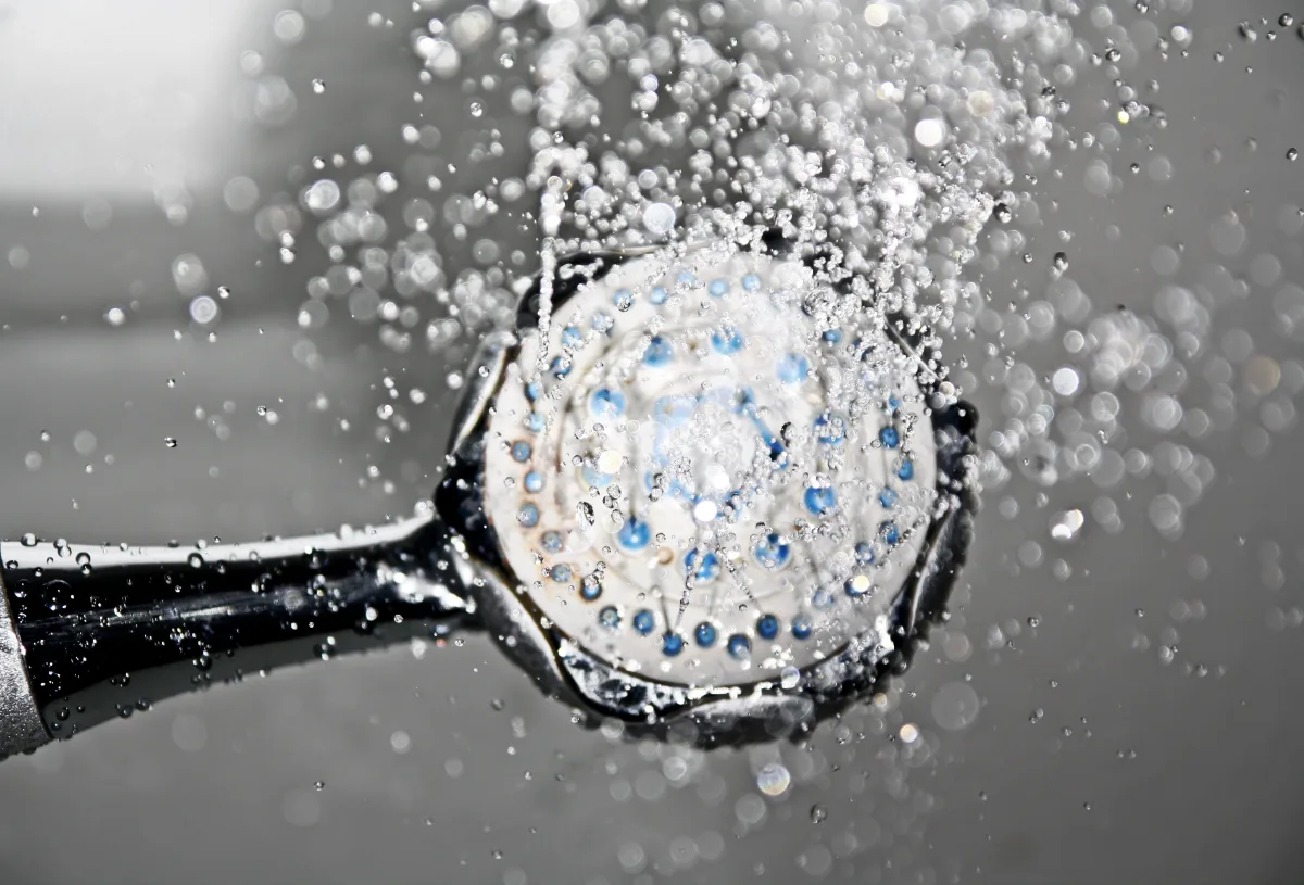 showers in hostels